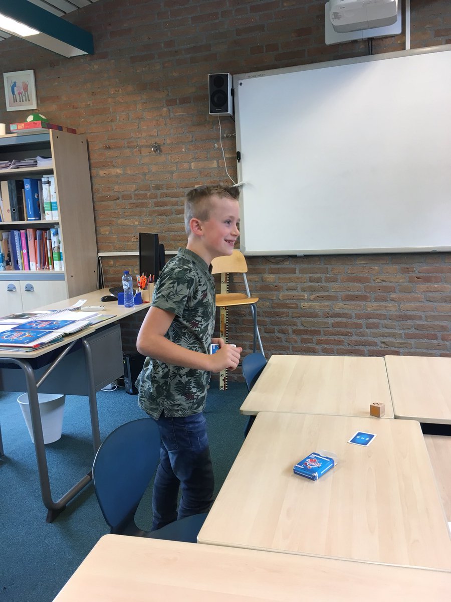 OBSDeSlinger's tweet photo. Groep 5 oefent met de tafels! Op een speelse manier werkt dat heel goed! https://t.co/88xzLhcKAq