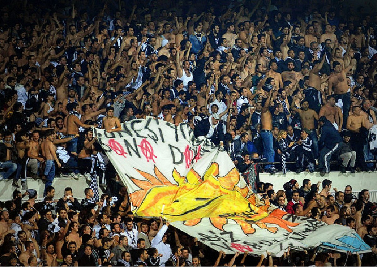 23 Ekim 2011
Van üşümesin! #çArşı #VanDepremi