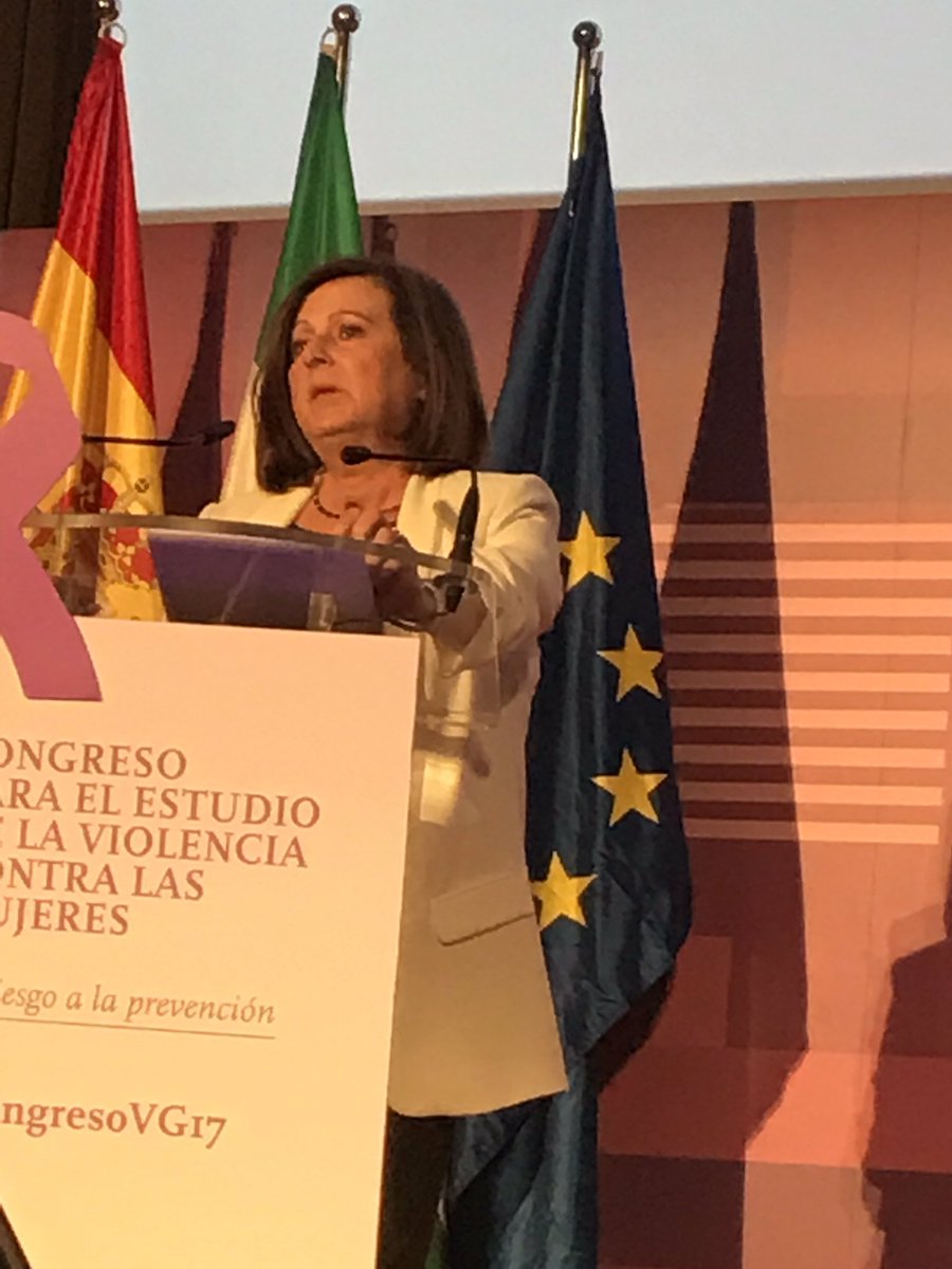 msoledadperez's tweet photo. #CongresoVG17 @mjsanchezrubio @IgualdadAND recuerda a #CarmenOlmedo primera directora @IAMJunta que luchó por la libertad de las mujeres https://t.co/RczOK1euAq