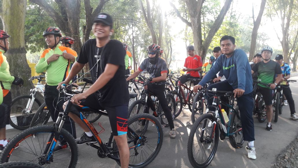 BNNKLangkat's tweet photo. HUT PEDAL Kabupaten Langkat " Gowes, Sehat dan Fit Tanpa Narkoba " 
Melewati Kec. Stabat, Kec. Binjai dan Kec. Wampu https://t.co/5BJtNQVe2w
