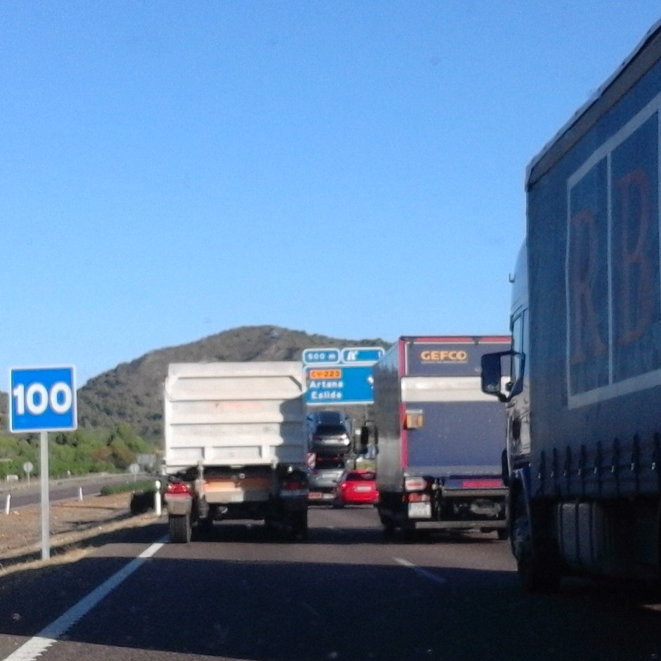 mariajpico's tweet photo. #Retencions a #CV10 #mobbing autovia sense #peatge? Per què no #alliberar #AP7 #seguretat #ciutadania #economia #mediambient @GVAhabitatge https://t.co/9Lm70nWf7g