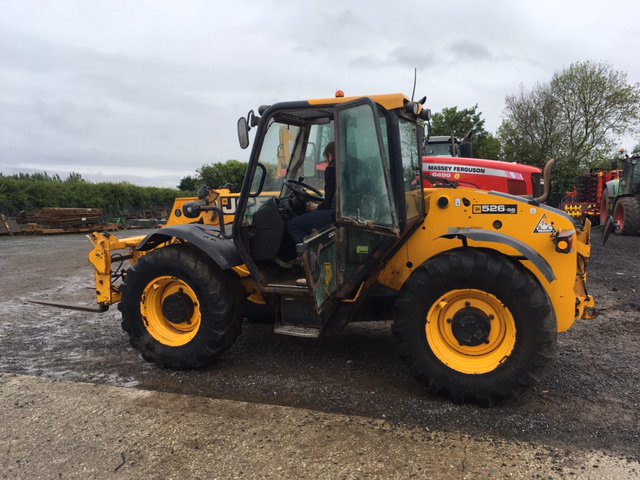 **STOLEN** JCB TELEPORTER 526-56 from near Bury St Eds, Suffolk last night
YX62 CCY - New bucket with chalk residue in it. PLEASE RETWEET !!