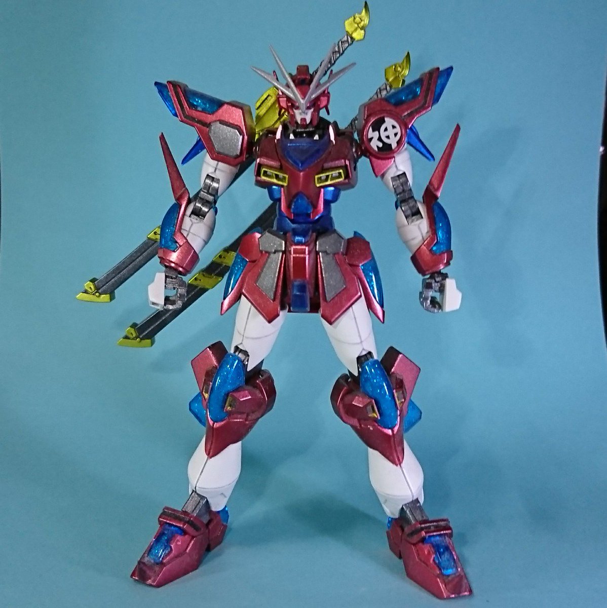 ミヅキ Midukidayo On Twitter 過去作 カミキバーニングガンダム 侍な兵士っぽいガンダムになりました クリアパーツにメタリックカラーラメのりでキラキラします 相変わらずメタリックにしないと死ぬ病 握り手に角度つけ刀持った時いい感じに 刀はビルダーズパーツ