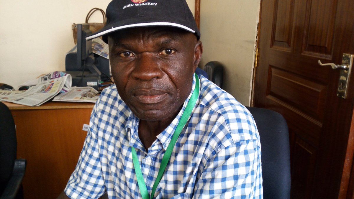 moyasa_ke's tweet photo. Rtd Col Vitalis Ajumbo of Kisumu County in Army for 35 years. Among 143 Shujaas celebrated on 20/10/17, Uhuru Park. Chairman Kisumu West Sub- County Peace Committee for 3 years. Brought closer relationships on Kisumu -Vihiga border in Maseno also Community policing &amp; Environment. https://t.co/FhqQyufek2