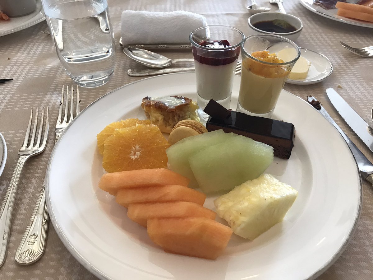 dominicsg's tweet photo. #birthday celebration in #theVerandah # of #PeninsulaHotel, #TST, #Kowloon: #gorgeous 😘 #DN40
#生日 #尖沙咀 #半島酒店 #露台餐廳 #美味しい @PeninsulaHotels https://t.co/X7pf0VI1T8