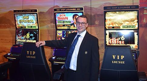 YogonetLatam's tweet photo. #Tradeshows: #FromDuskTillDawn fue el producto más destacado de #G2E2017 para Mike Robinson de #Novomatic https://t.co/72HLZwvM5h https://t.co/ZQzS8pcfMi