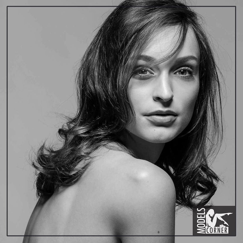 Happy birthday to our friend Laura! We wish you a beautiful day💕
.
.
.
#modelscorner #modelscornercard #modelscorn… ift.tt/2h0phJU