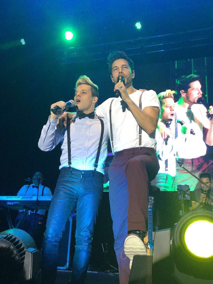 soyjuansolo's tweet photo. Anoche fue, otro sueño cumplido. Estoy muy orgulloso de este “Capítulo 1”. Gracias a todos los que me acompañaron y viajaron para estar. 
❤️ https://t.co/zP1dLTfz5L