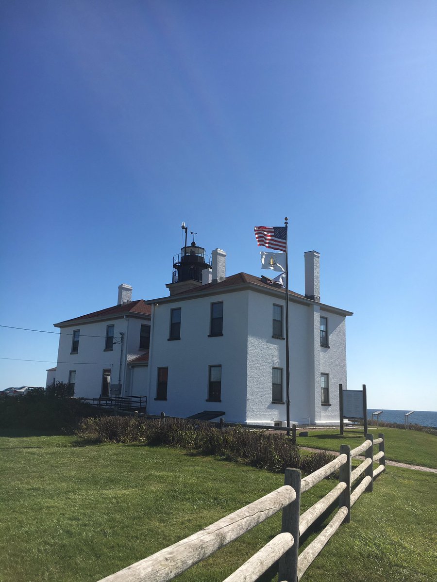 thaok's tweet photo. I love places that makes you realize how tiny u &amp; ur problems are. #JamestownRI #Solace https://t.co/ADVBHKWe7W