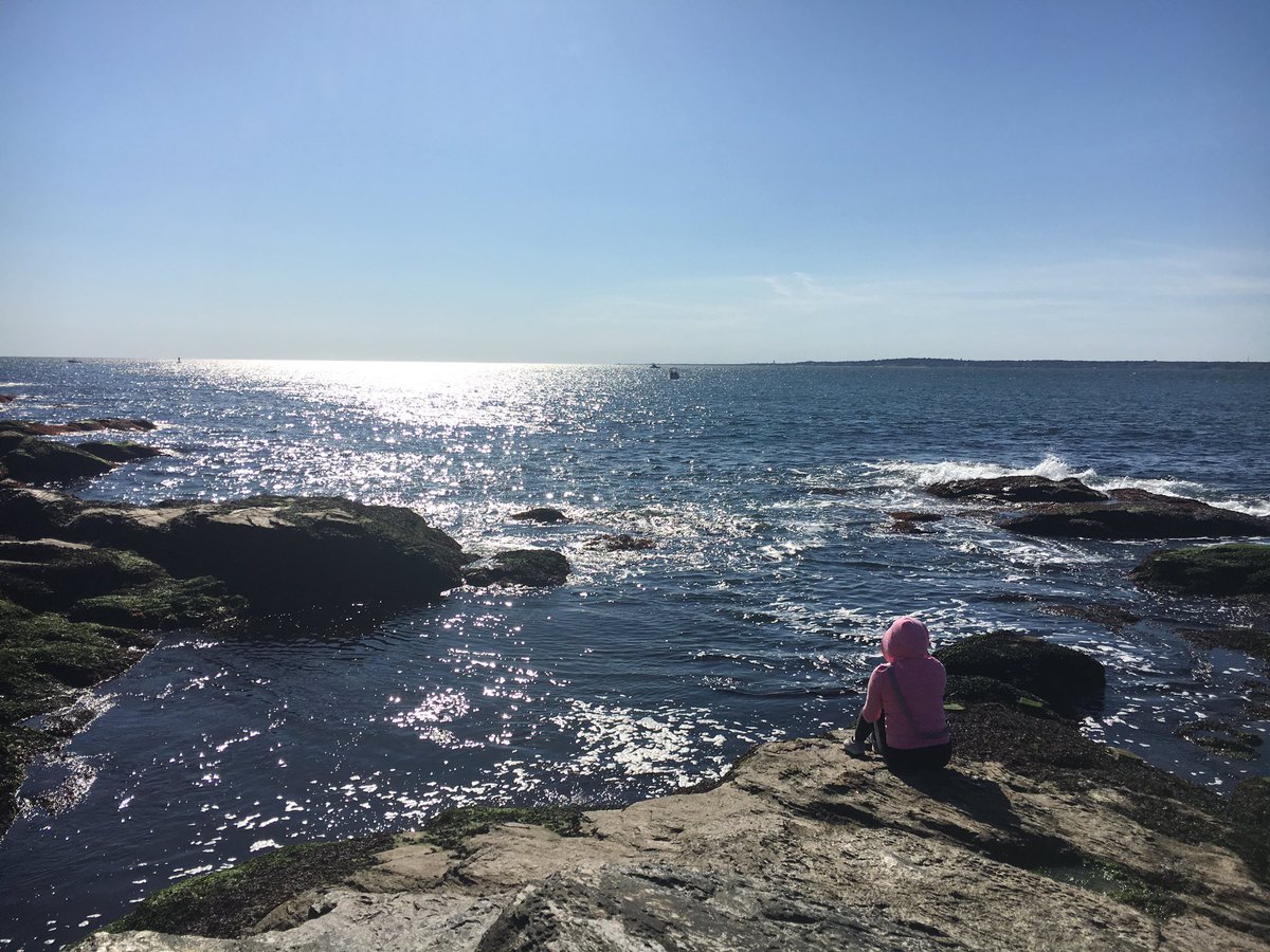 thaok's tweet photo. I love places that makes you realize how tiny u &amp; ur problems are. #JamestownRI #Solace https://t.co/ADVBHKWe7W