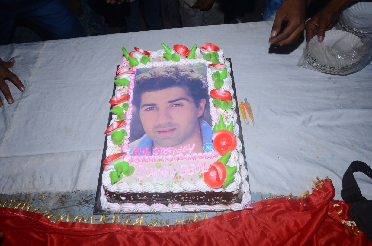 \"HAPPY BIRTHDAY  TO BIG STAR SUNNY DEOL\" 