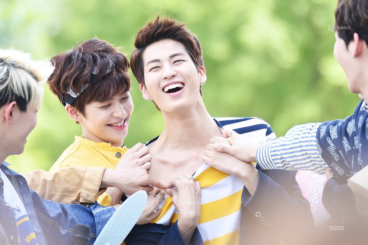 UP10TIONPlCS's tweet photo. — ©kogyeol96 🌟
#고결 #진후 #샤오 #KOGYEOL #JINHOO #XIAO #업텐션 #UP10TION https://t.co/JxTC55tOet