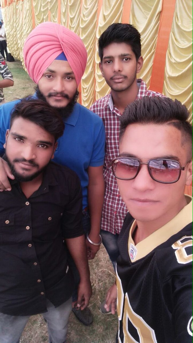 jatinderdevpuri's tweet photo. #pic #2k17 #devpuri #jatinderdevpuri #deepakbatti #alli #ranjit https://t.co/KGK9YvNoOU