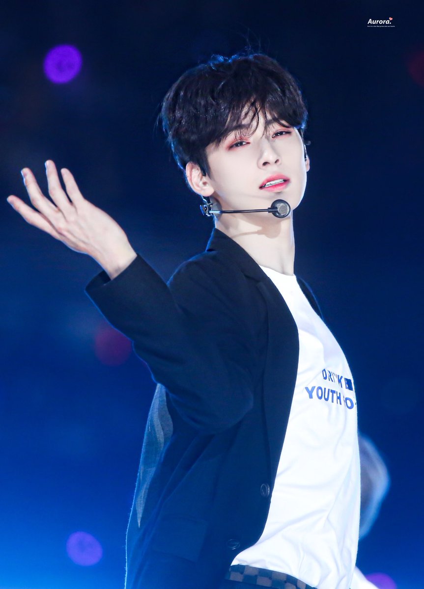 Auroraew_330's tweet photo. 💗171022 부산 BOF 💗
#아스트로 #ASTRO #차은우 #은우 #이동민 #CHAEUNWOO #로하수호 
@offclASTRO 

✨ 눈에 별이 있당♪ https://t.co/mUJkjqsDZJ