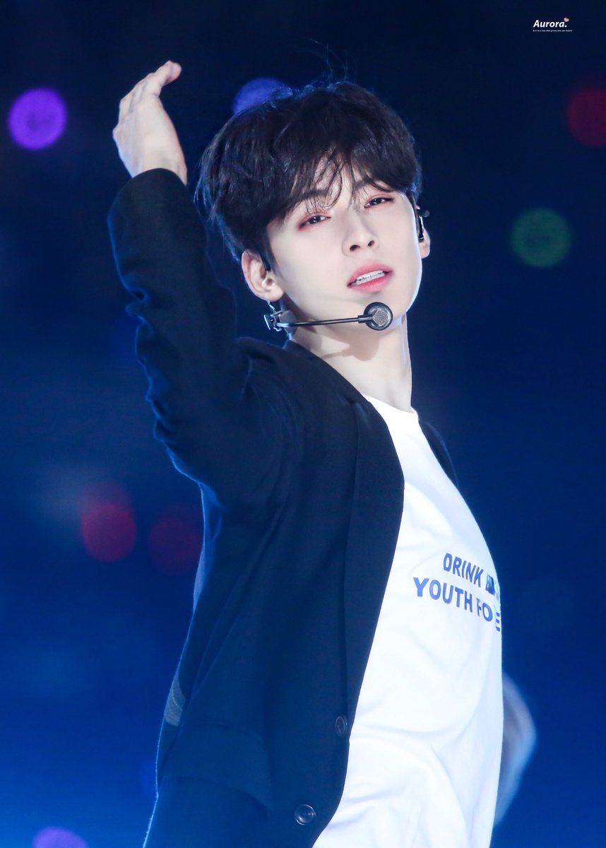 Auroraew_330's tweet photo. 💗171022 부산 BOF 💗
#아스트로 #ASTRO #차은우 #은우 #이동민 #CHAEUNWOO #로하수호 
@offclASTRO 

✨ 눈에 별이 있당♪ https://t.co/mUJkjqsDZJ