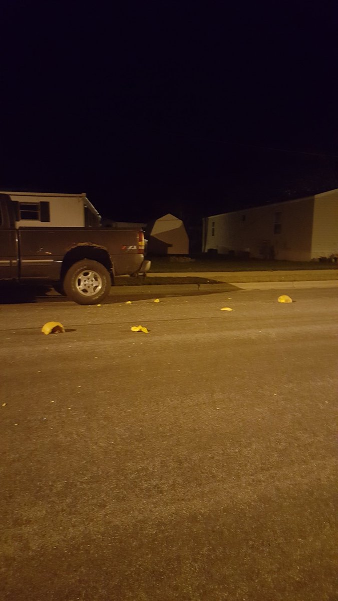 dustinsievert's tweet photo. Someone's not having a good Halloween month lol #smashedpumpkin #halloween https://t.co/c3wORMfzSy