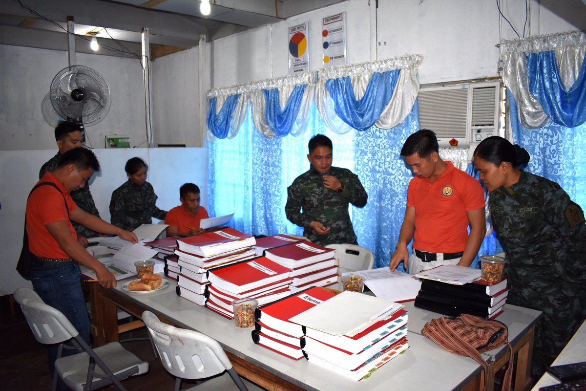 5thSABSAF's tweet photo. Towards a systematic performance and good governance. 
5SAB on the PEP Audit.

#SpecialActionForce
#PNPPATROLPlan2030
#5SABDragons https://t.co/AWwp4QuZ3A
