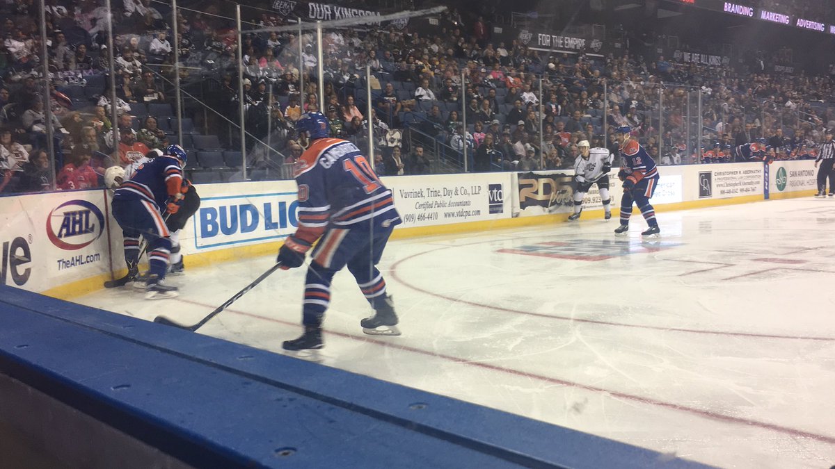 DigitalJustinL's tweet image. Gametime #hockey #ontarioreign