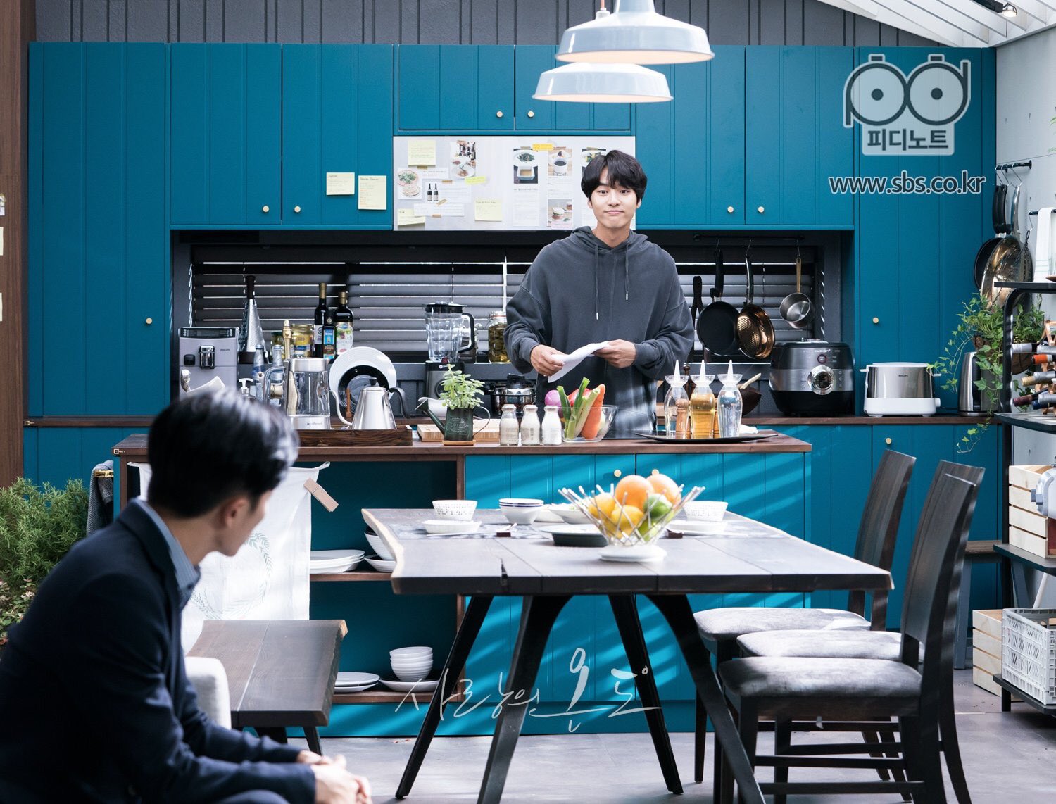 DMzOP3tVoAAZE8U.jpg:large