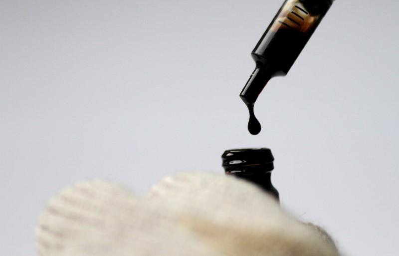Reuters's tweet photo. Oil prices rise on tightening supply, strong demand https://t.co/BgGcsV29qE https://t.co/G8UWD8KUlN