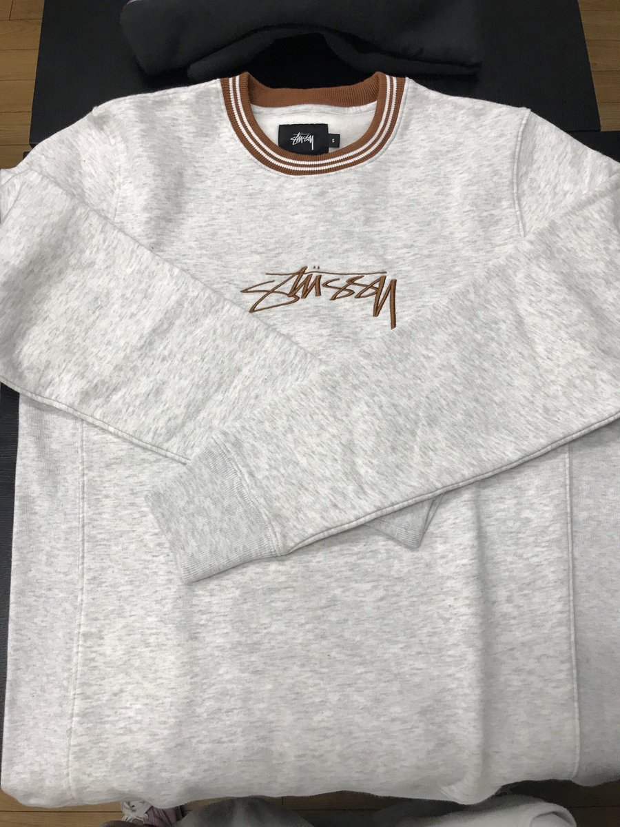 B-FLAT on Twitter: "【STUSSY】 STUSSYのトレーナー入荷しました スムースストックロゴを 刺繍で落とし込んだ