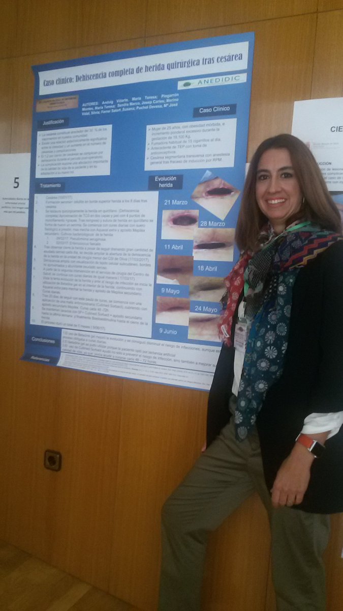 GVAhgandia's tweet photo. Las enfermeras Silvia Merino y Susana Ferrer, y la matrona Mayte Anduig, todas del CS Oliva, presentaron póster en #enfderma17 #enfermería https://t.co/9LeXPGWwJw