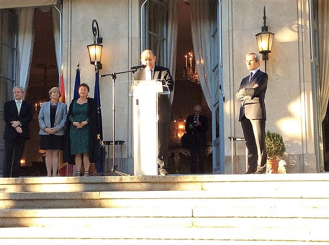 Jean-Yves Le Drian #Madrid : "Vous êtes, Français à l'étranger, une force pour la France" bit.ly/2yHW1kd