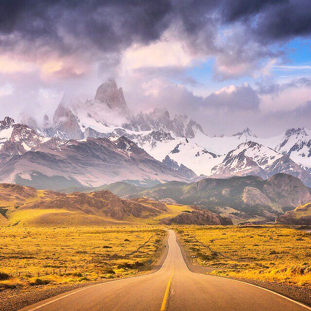 PixOfWorld's tweet photo. Fitzroy mountain, #Argentina https://t.co/JvJHZbYzii