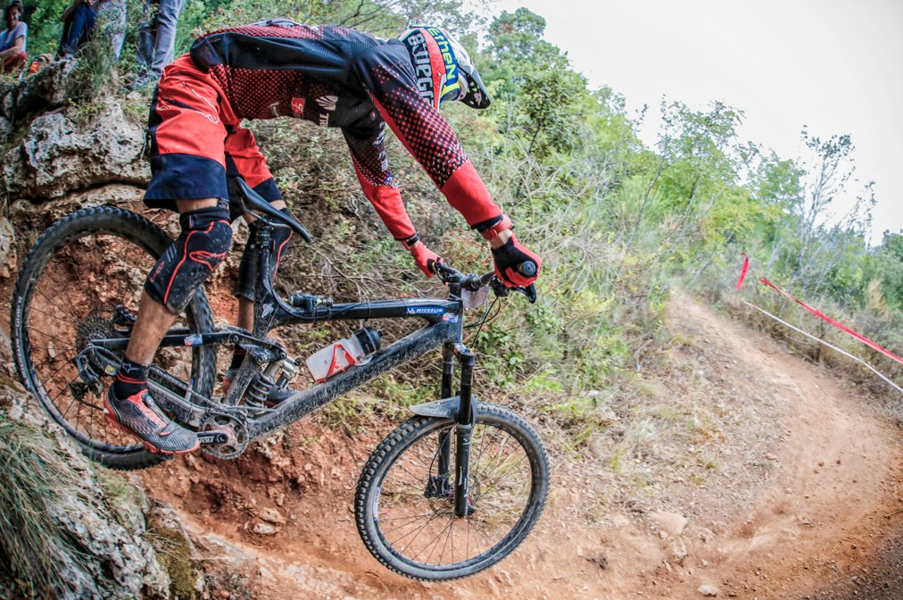 extreme_shox's tweet photo. Proud to be the 2017 #Italian #Enduro #Champion with #EXT #STORIA #LOK - #YourPodiumOurGoal https://t.co/DuJ7voB1bo