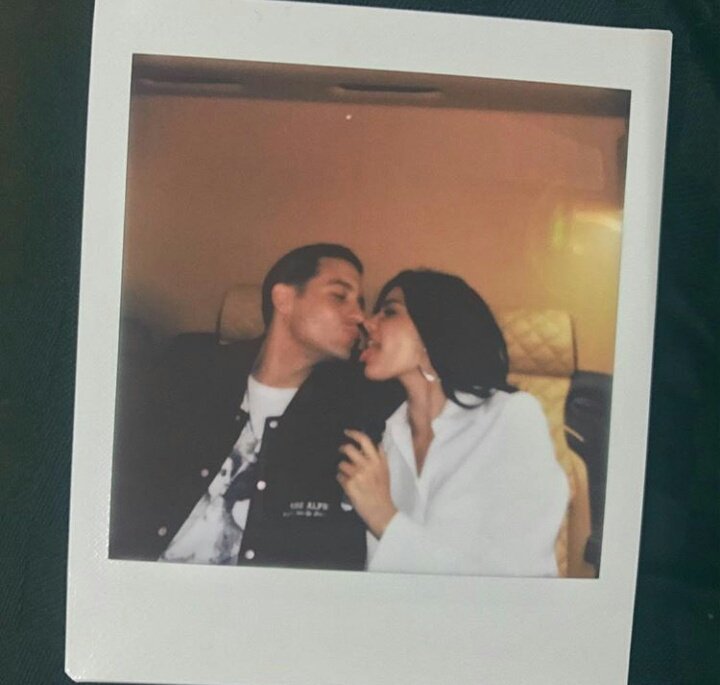 eBrookeMaddox's tweet photo. He says "Oh, baby girl, don't get cut on my edges 
I'm the king of everything 
And if you wanna go to heaven you should fuck me tonight" https://t.co/qHPtsmeCUY