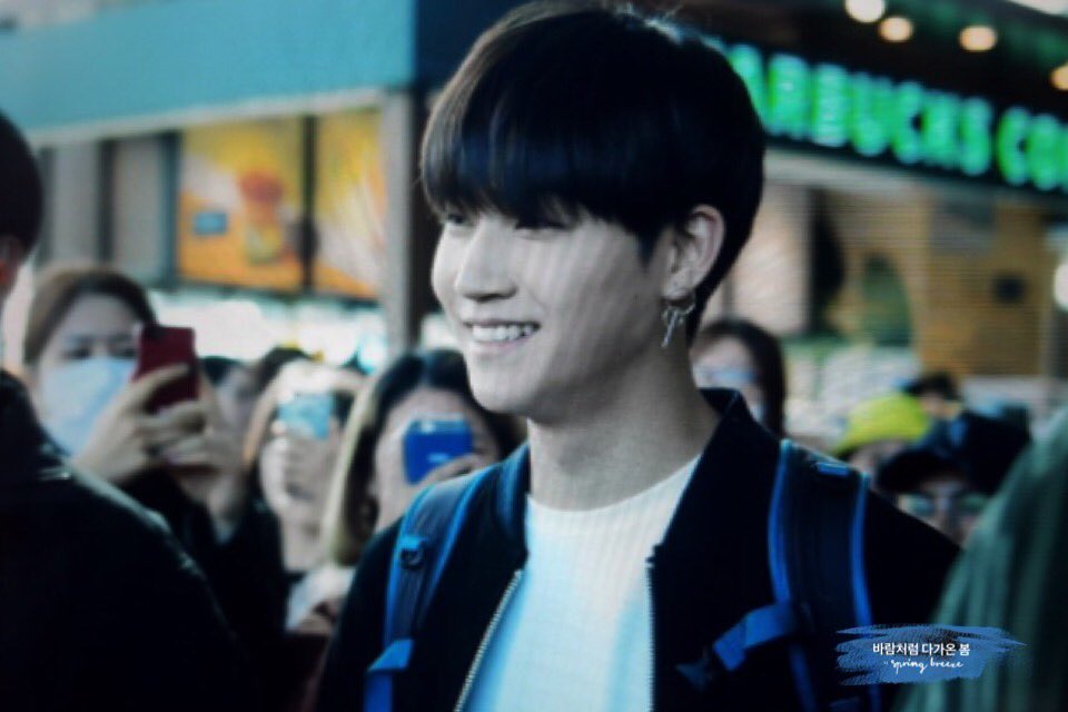 springbreeze16's tweet photo. 171023 정글의 법칙 출국 재버마😭💕💕💕 #JB #재범 #GOT7 #7for7 #YouAre https://t.co/hGsqLyBqeR