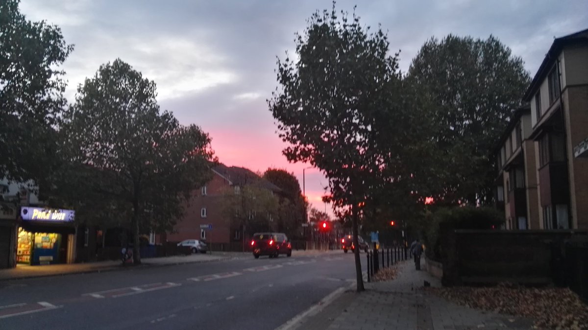 illuminateppc's tweet photo. En route to #HeroConf bright and early - beautiful morning sky and exciting day ahead! https://t.co/NHFpYqfzAj