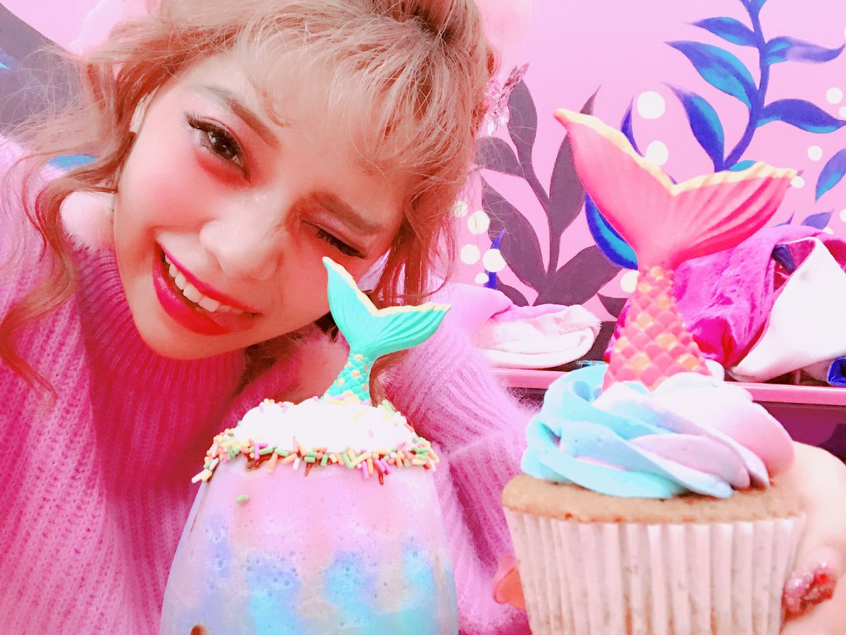 xoxo0614's tweet photo. 本当に来たかった #mermaidcastle にきた( ; ; )
だいすきなpink一色で感激。。
#バンコク #thailand https://t.co/46xWQ0Rmhu