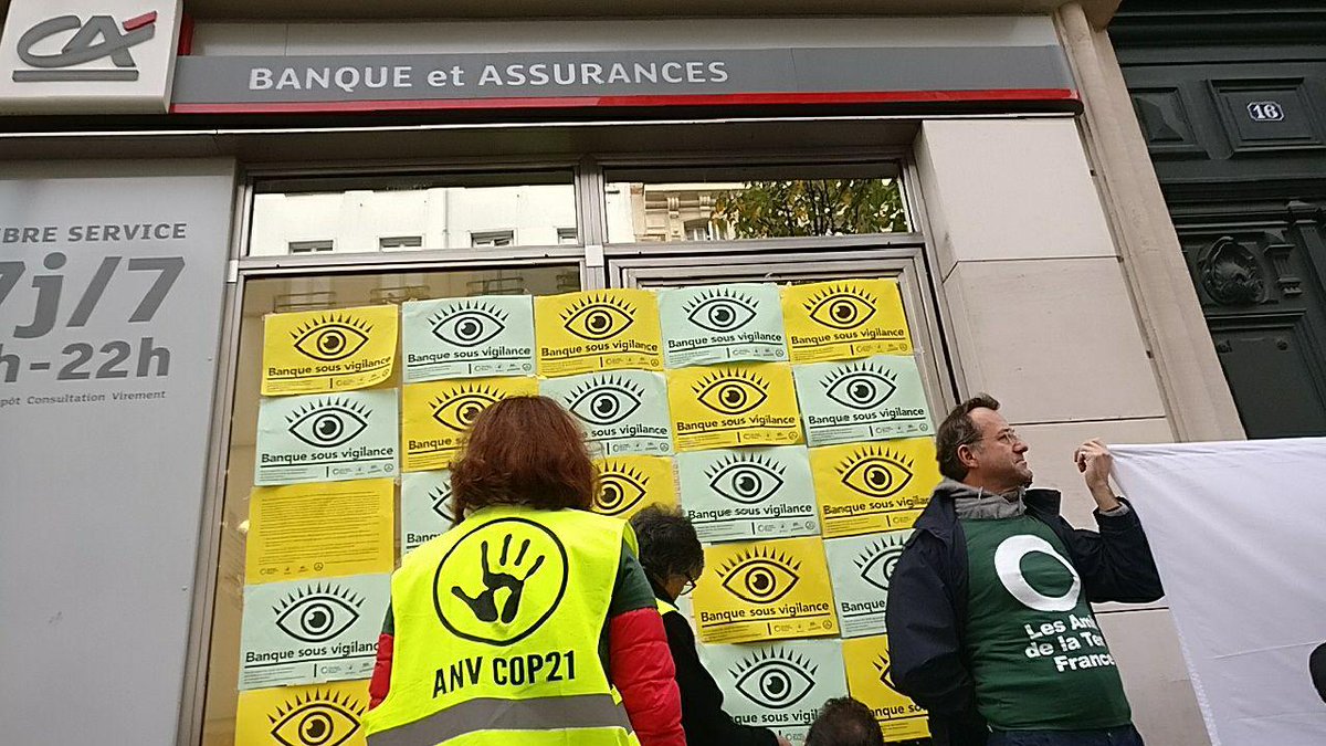 amisdelaterre's tweet image. 👁️We&apos;re watching you @SocieteGenerale, @Credit_Agricole 👁️Désinvestir des énergies fossiles c&apos;est possible : BNP l&apos;a fait ! #DefundDisasters