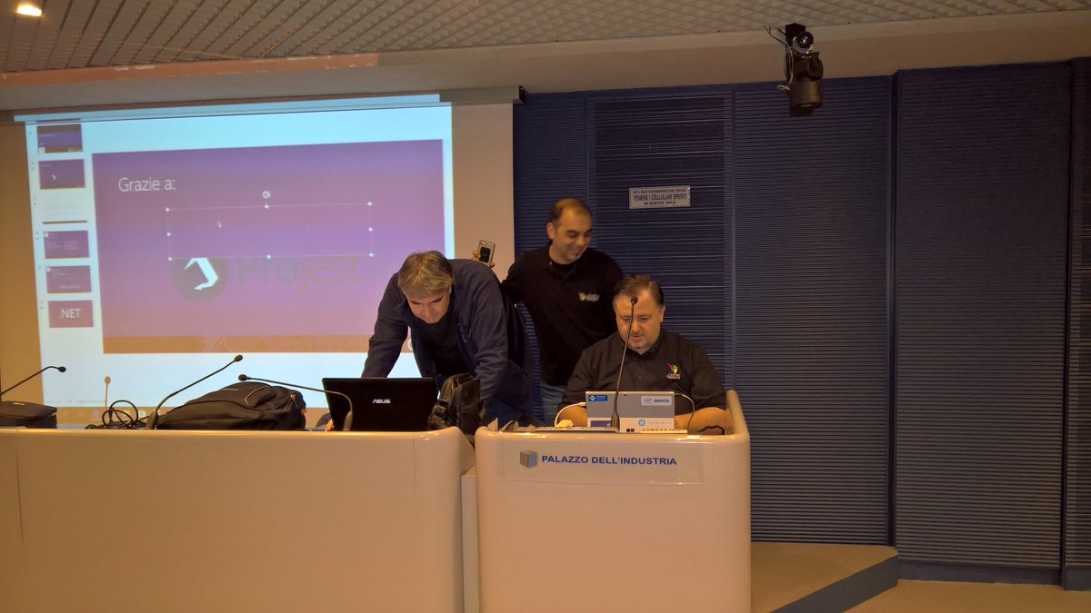 antoniodalpino's tweet photo. #dotnetconf #prato #projest @DotNetToscana @marcominerva fa a botte col suo portatile;-) https://t.co/NixJyKKHkE