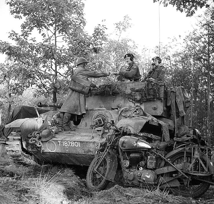 rgpoulussen's tweet photo. #OTD in 1944. The liberation of 's Hertogenbosch. It would cost the lives of 145 British soldiers and 253 Dutch civilians. #WW2 #HISTORY https://t.co/7tohAN1bZA