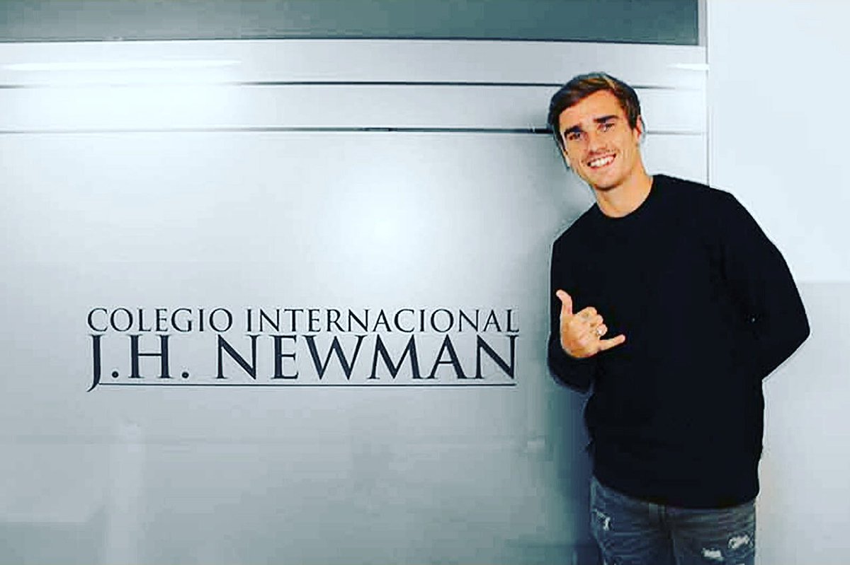 EscuelaOficios_'s tweet photo. 😱 ¡Antoine Griezmann en el Colegio #Newman! ⚽ Nivel 🔝 en un centro de calidad ~ #tafad #teco #tecnicosdeportivos #afyd #griezmann #fútbol https://t.co/nfaaTm1yW3