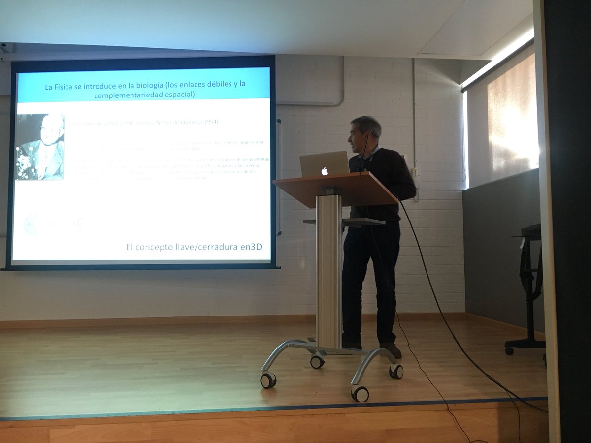 IsmaelMingarro's tweet photo. Arrancando el Curso d Iniciación a la investigación en Bioquímica y Biología Molecular con José Maria Valpuesta #Bcn2017 @SEBBMCongress https://t.co/WFdM0GEoLN
