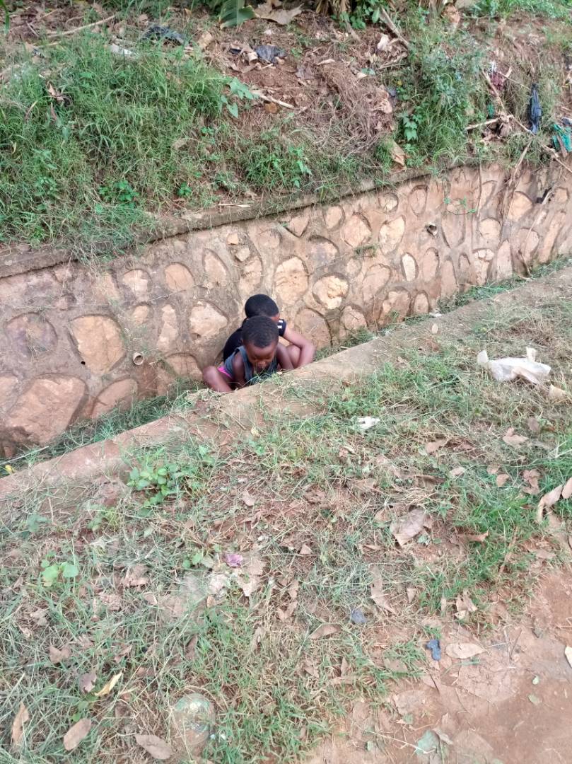 fantasyproduct3's tweet photo. And why would let these innocent souls be in the trenches of the city as a father how would u react https://t.co/K7g9whKh7K