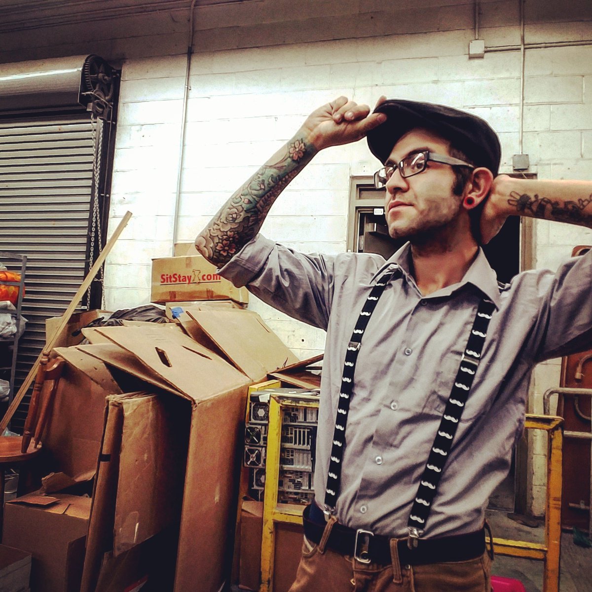 ItsUnderoos's tweet photo. ||It was decades day at work so I went for the 30s https://t.co/zfSmCOzsf9