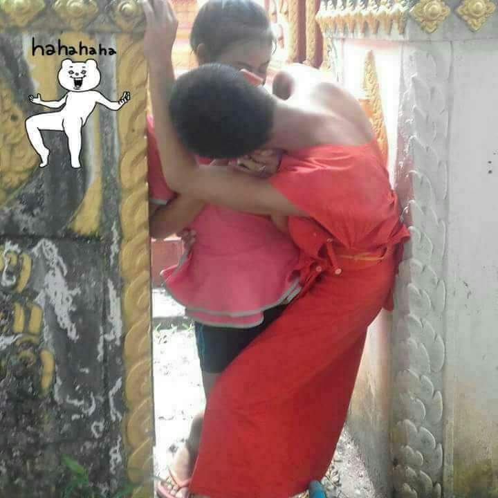 Hassainksa's tweet photo. Burma #Buddhist monks is enjoying, kissing and raping at #Myanmar ๐ฒ๐ฒ
#Buddhistterrorist #BuddhistExtremists https://t.co/bW4bOOO23i
