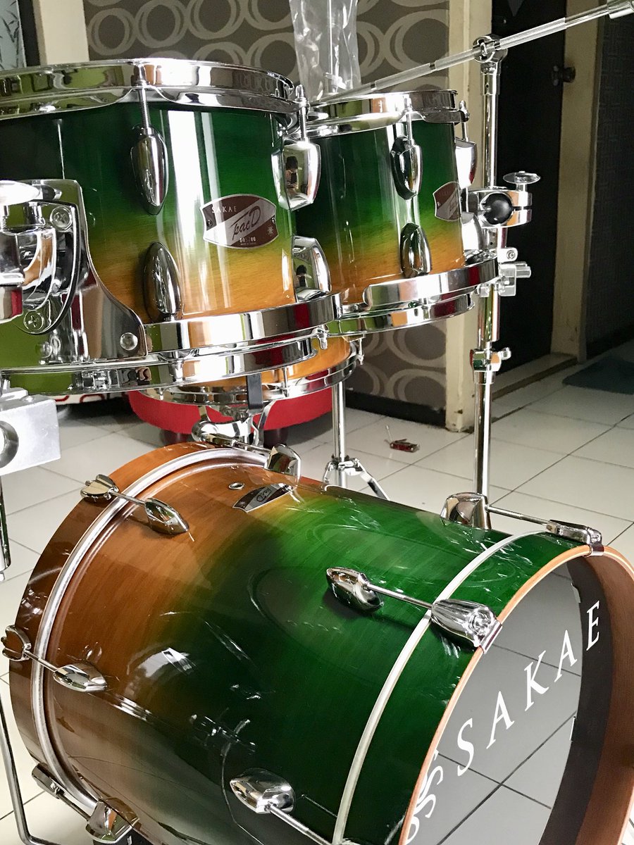 Gretsch2016's tweet photo. @drum_market FS: SAKAE PacD 5pcs set NEW (forest fade), minat: 081945777117 (WA) https://t.co/j94rnCZcjo
