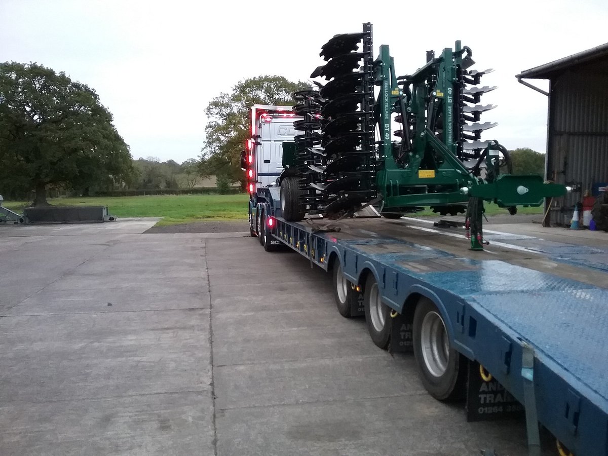 t_tillage's tweet image. BT semi mounted 4 metre disc harrow loaded early and off to a customer.