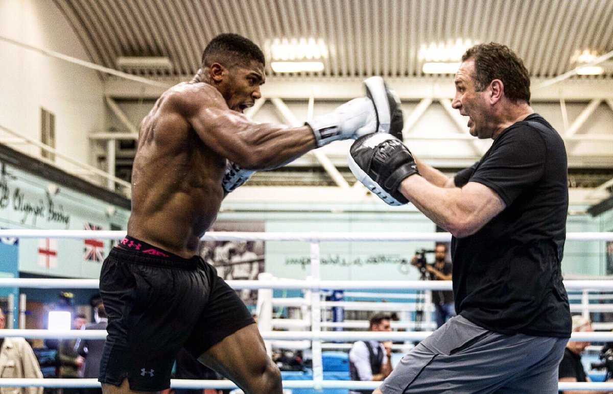 EddieHearn's tweet photo. FIGHT WEEK!!!! AJ is back! #JoshuaTakam 🇬🇧 https://t.co/fPxai9ekUy