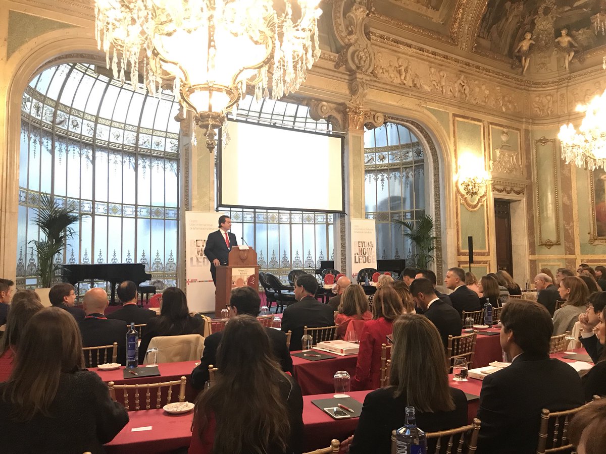 sgestefan's tweet photo. Gran día #PremiosCegosconEyT @Cegos_es https://t.co/mqZ4g9KSbc