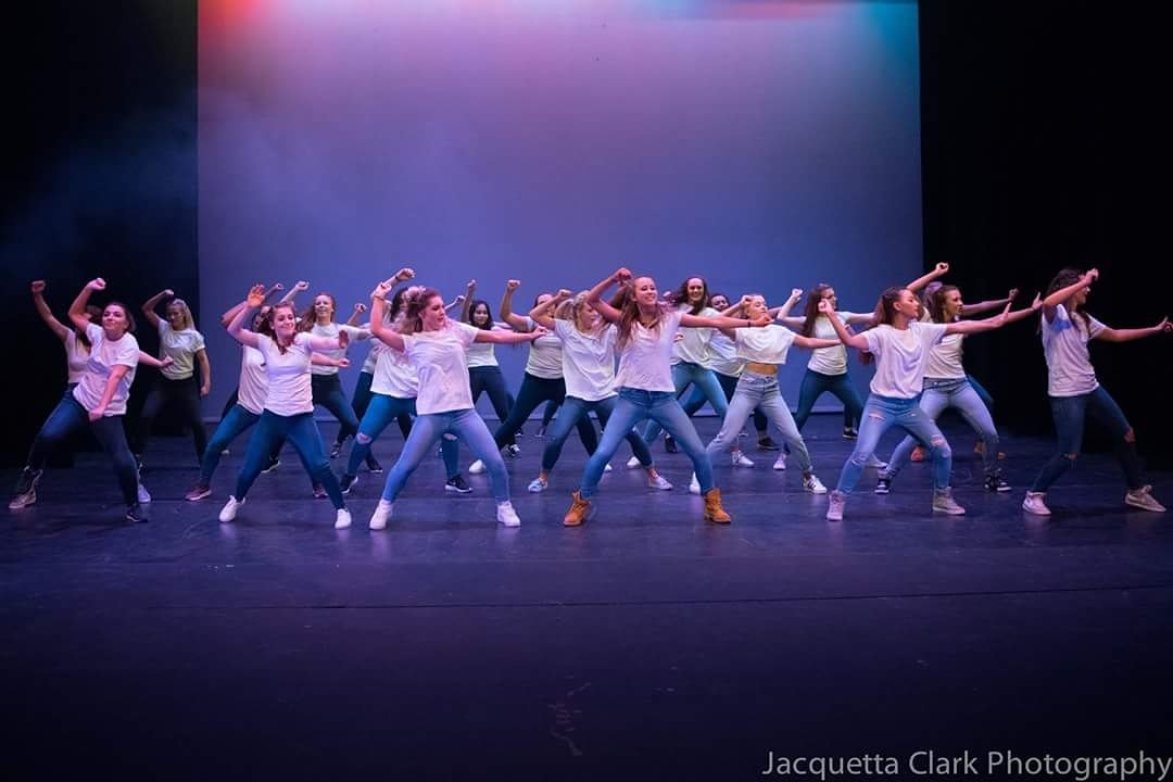 dundeeunidance's tweet photo. 🕺❇️Today Commercial one off class at Studio 2 8-9.30! ❇️🕺#dudc #dance #Dundee https://t.co/nLAxENsKB4