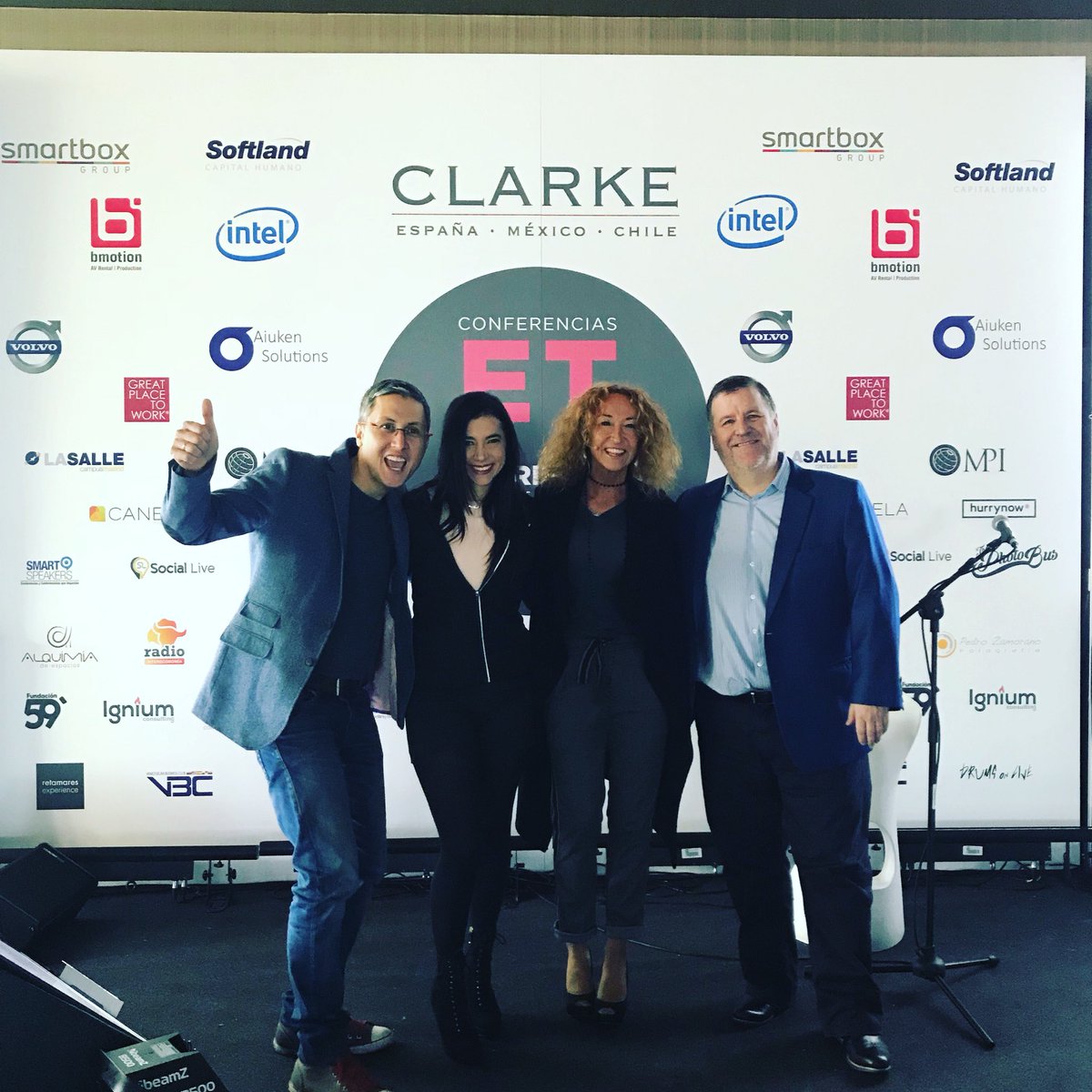 ignaciofernandz's tweet photo. El placer de compartir con estos cracks de speakers en Experiential Talks Madrid, @Silescri @pilaribaneztw @franciscoclarke #ConferenciasET https://t.co/nY36BXdhHv