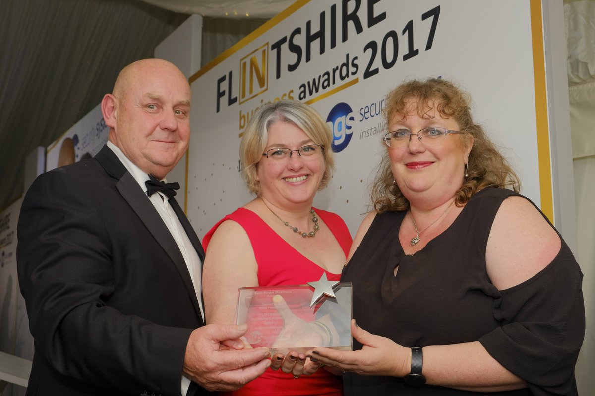 FBW_fcc's tweet photo. Congratulations to @CaffiIsa winner of the Best Social Business Award sponsored by @WatesGroup #FBAwards17 https://t.co/LcTDLmPlD9