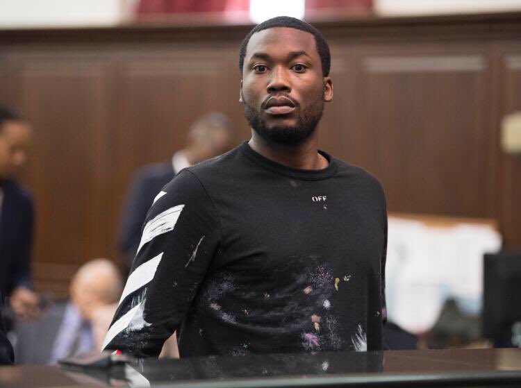 OnlyHipHopFacts's tweet photo. A Philadelphia judge sentenced Meek Mill to 2-4 years in prison for violating probation. https://t.co/jjDLodlbpe
