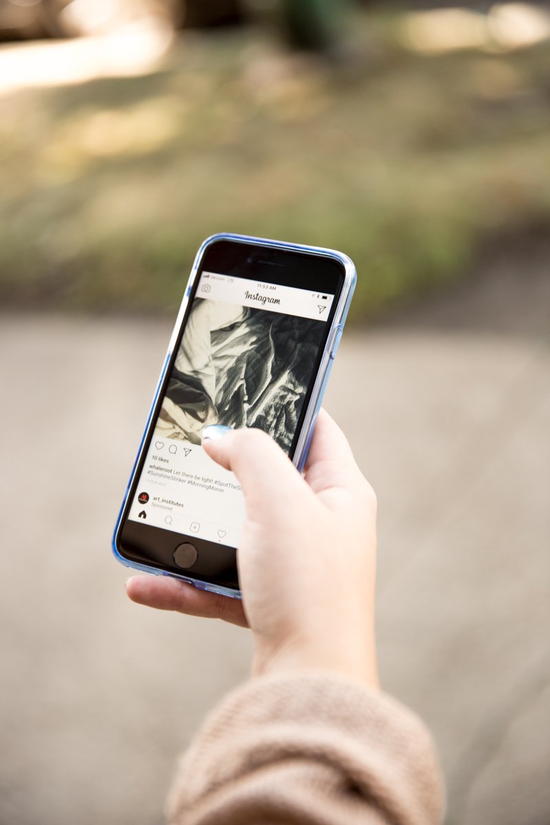 mahngolife's tweet image. Scroll through your feed in style with #Mahngo! Get this cool blue case today on mahngo.com!